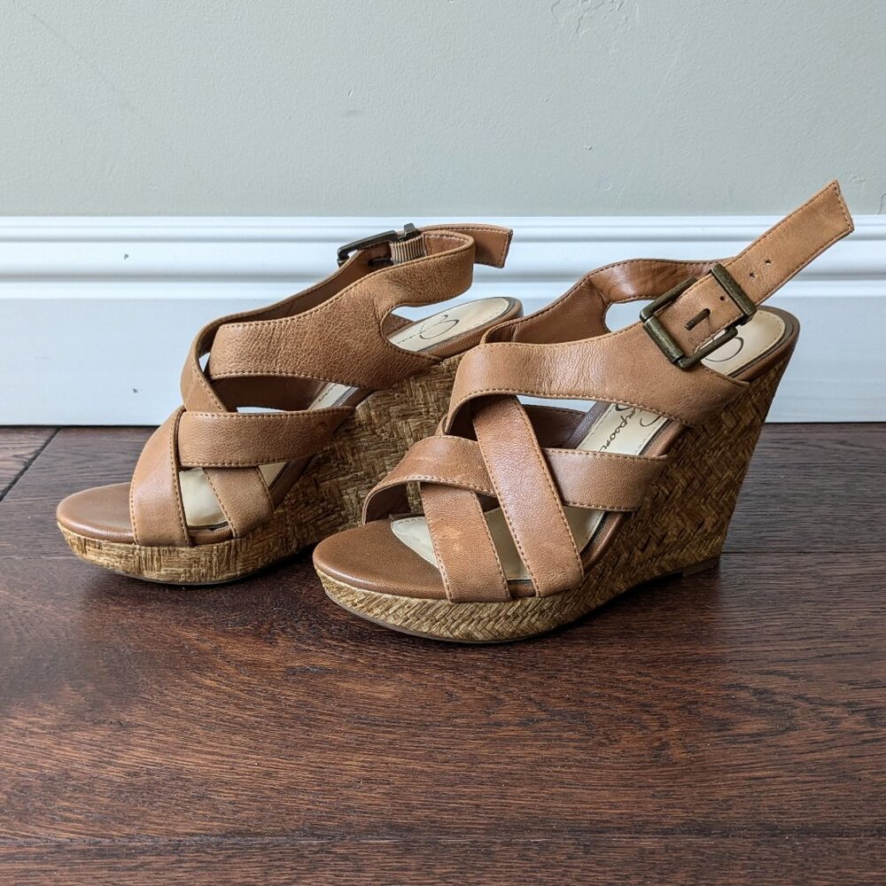 Cross up wedge heals